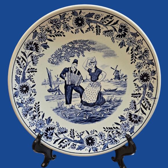 Delfts Royal Sphinx by Boch - Belgium - Delft Blue 8-Inch Round Dutch Wall Plate - Picture 1 of 11
